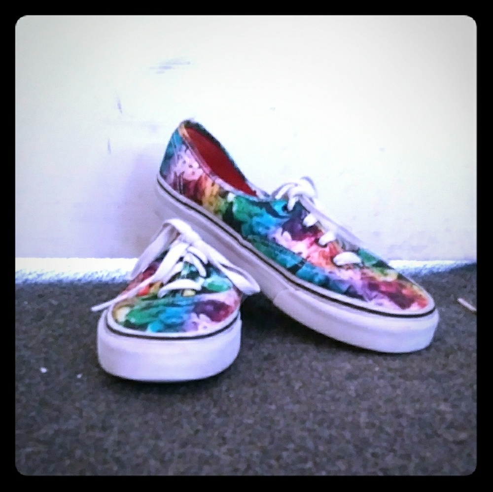 LIMITED EDITION🚨🚨🚨ASPCA Multicolor Vans
